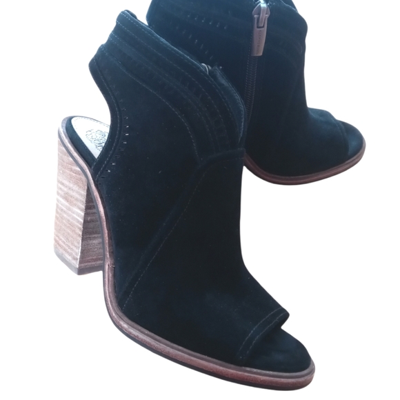 Make a offer😊 Vince Camuto ankle boot 5.5 - Picture 2 of 5